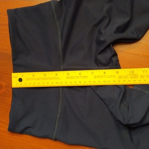 Old Navy Active Go-Dry shorts, size XS, Green - Picture 3 of 6